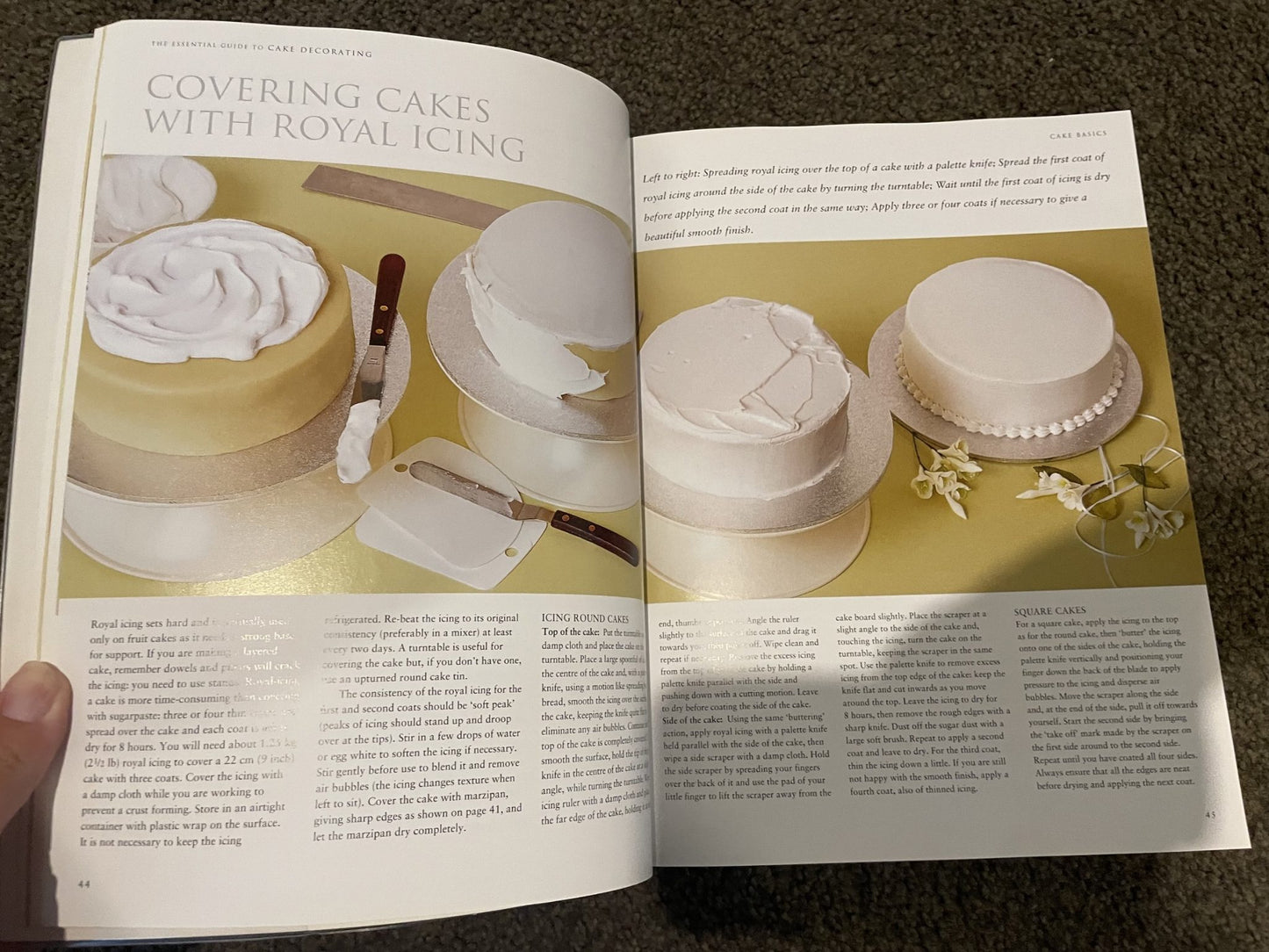 The Essential Guide to Cake Decorating - Bay Books