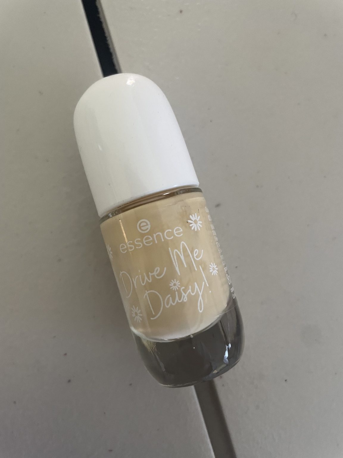 Essence Drive Me Daisy! Gel Polish