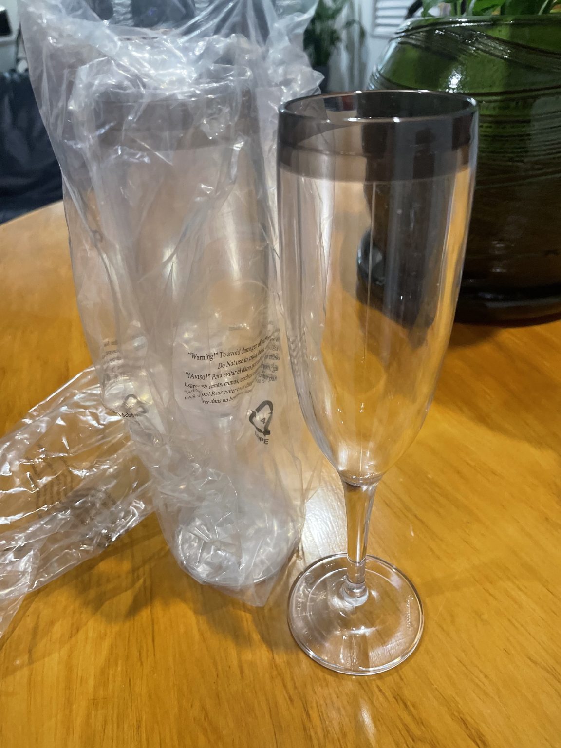 Brand New 2x Tupperware Champagne Flutes