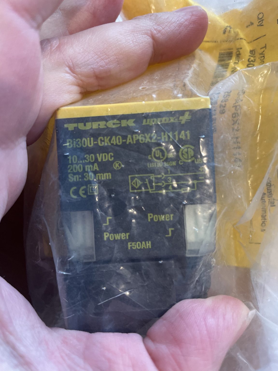 Turck Inductive Block-Style Proximity Sensor 30 mm Detection