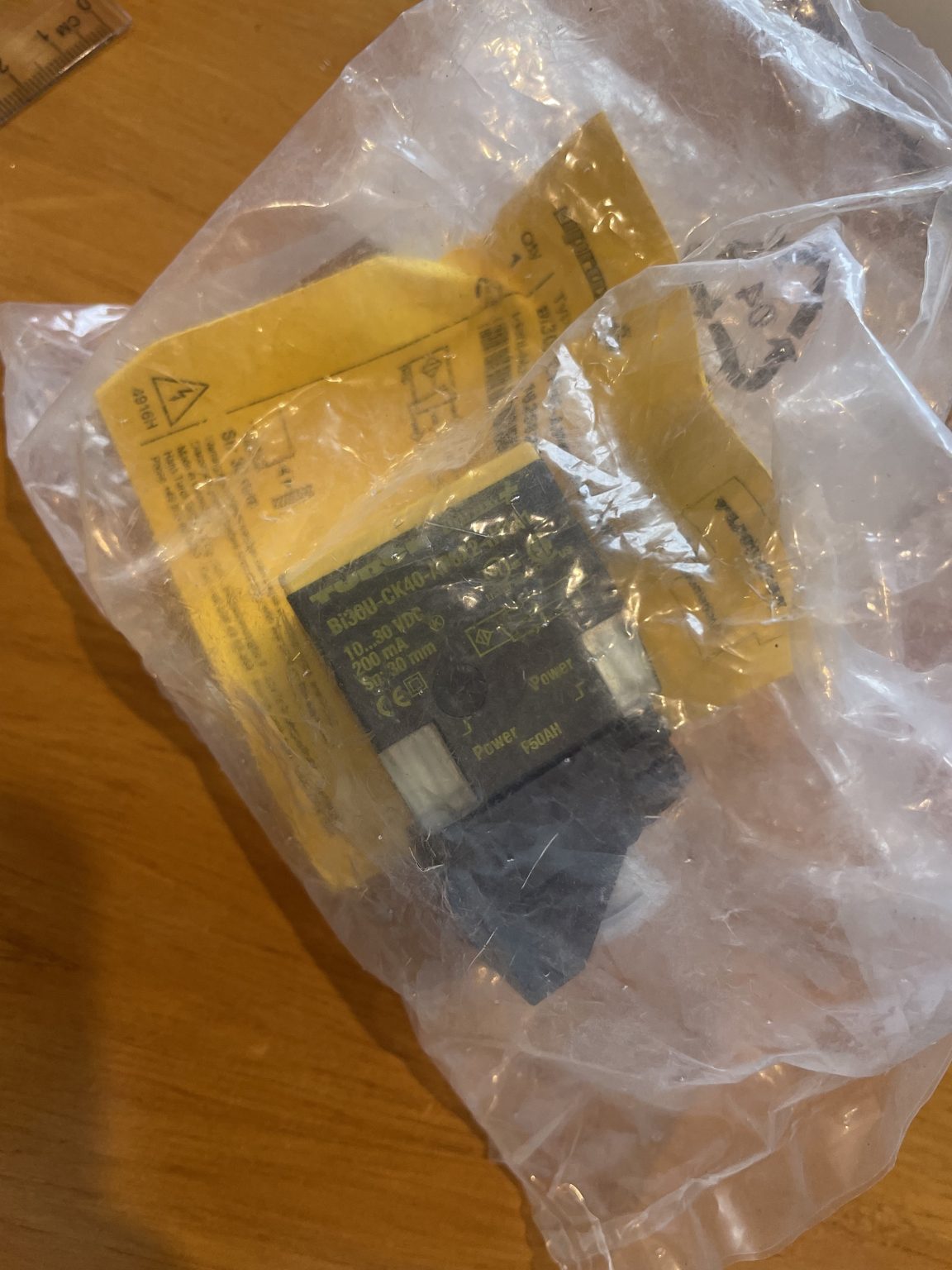 Turck Inductive Block-Style Proximity Sensor 30 mm Detection