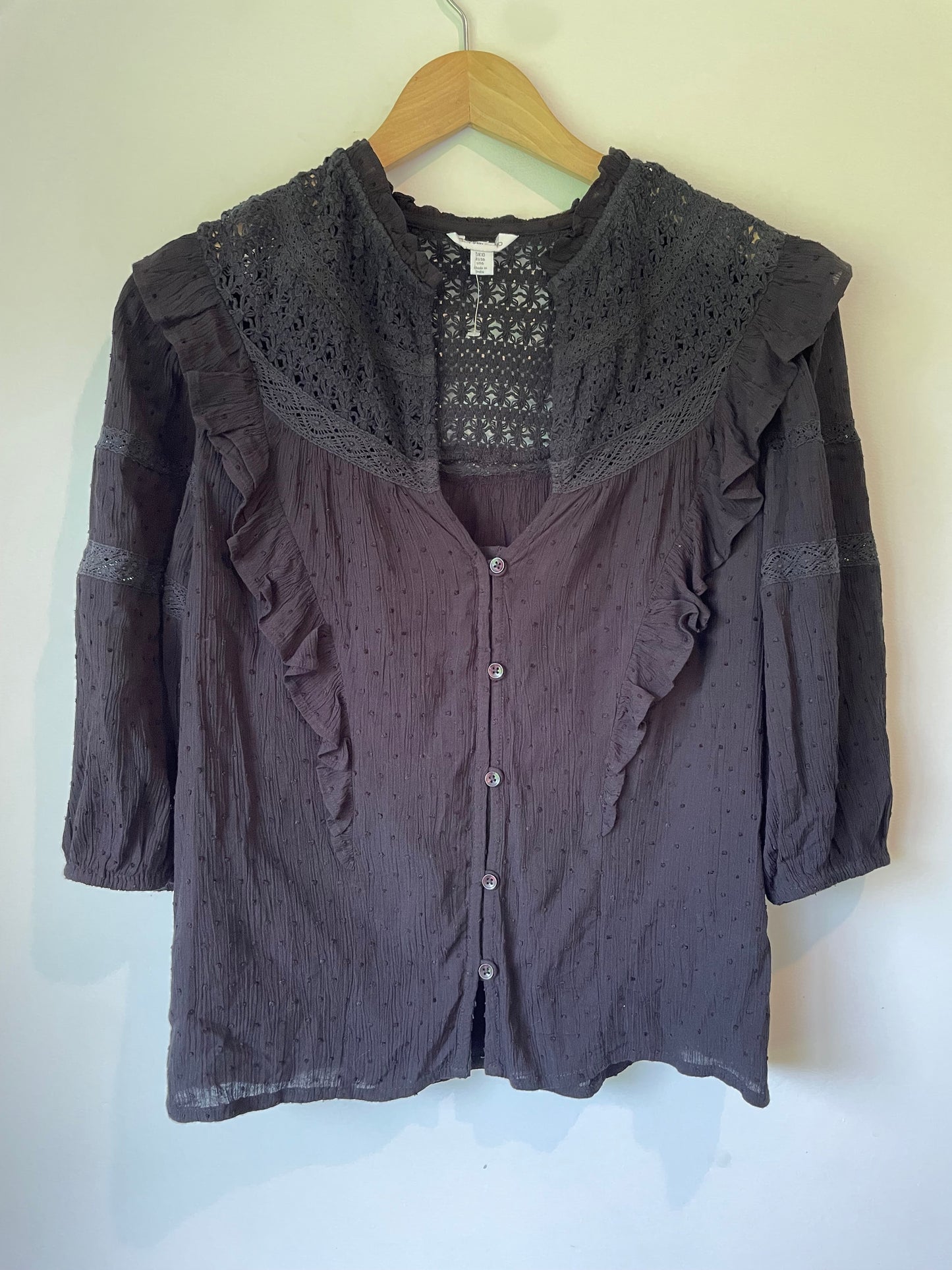 *B. New Cut Label Branded Clothing Clearance* SONDER STUDIO Size 10 Viscose Top with Cotton Lace