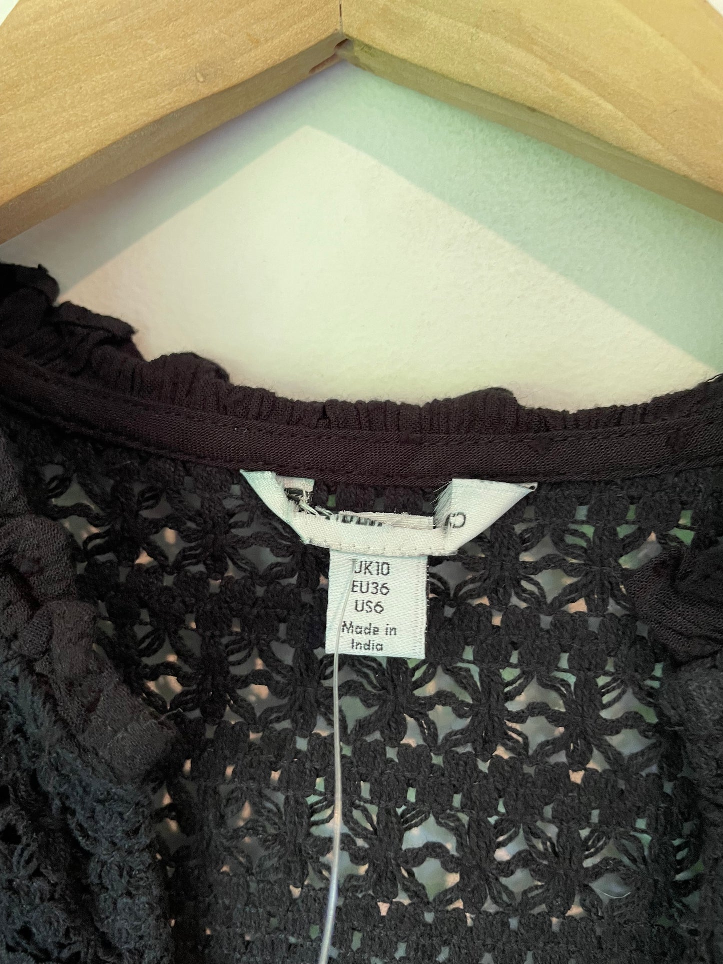 *B. New Cut Label Branded Clothing Clearance* SONDER STUDIO Size 10 Viscose Top with Cotton Lace