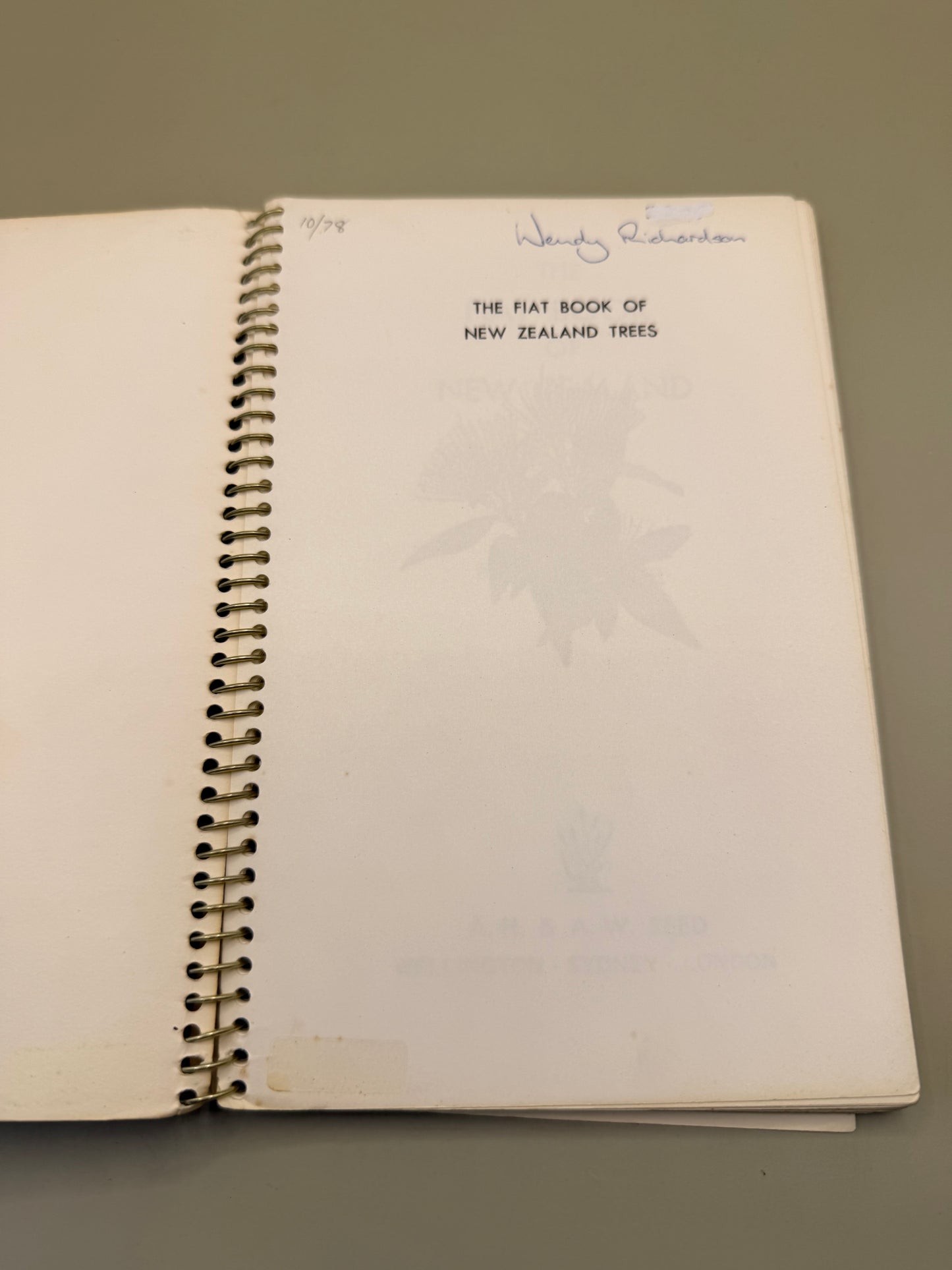 The Fiat Book of New Zealand Trees by Nancy M. Adams