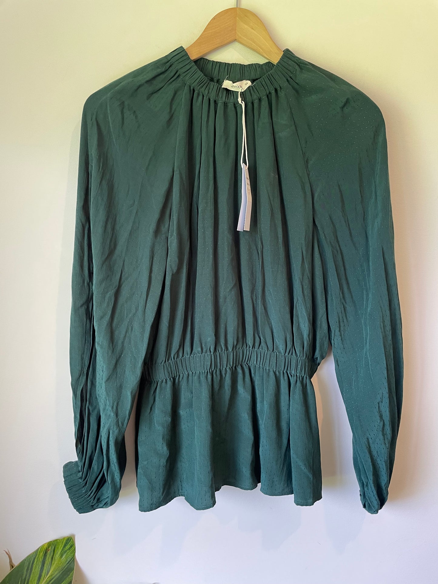 *Designer Clearance* et alia Size XS Miles Top