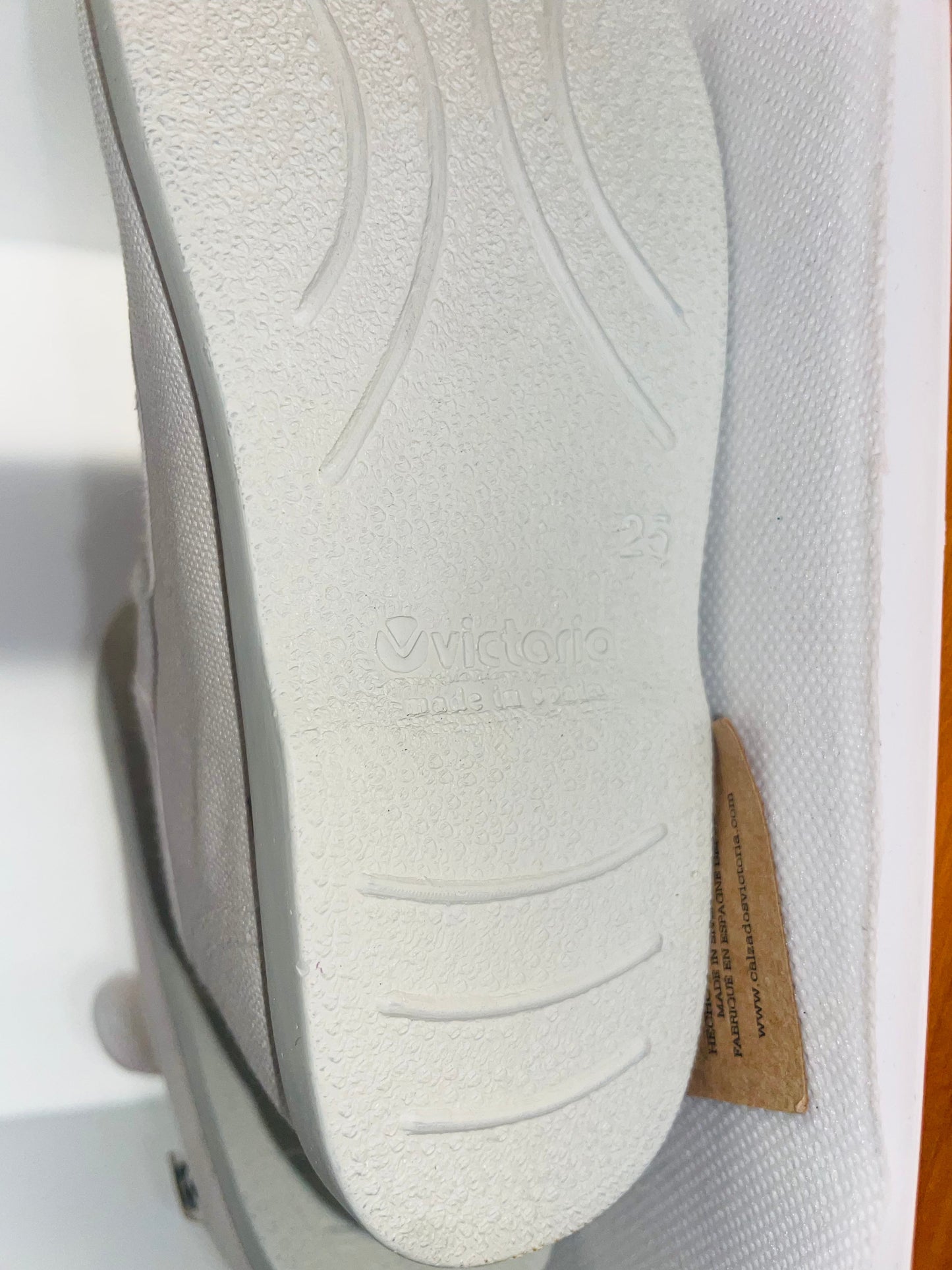 Victoria Flats for Kids Size 25