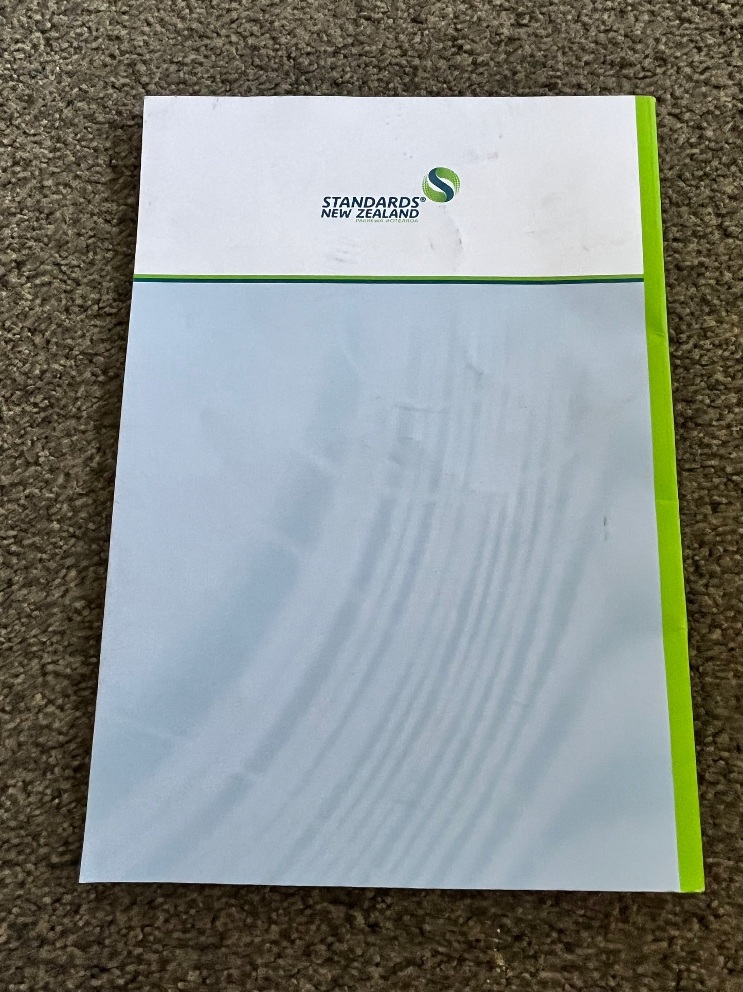AS/NZS 3760:2010: In-service safety inspection and testing of electrical equipment by Standards Australia / Standards New Zealand