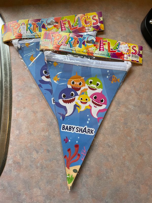 Baby Shark - 2x packs Party Flags