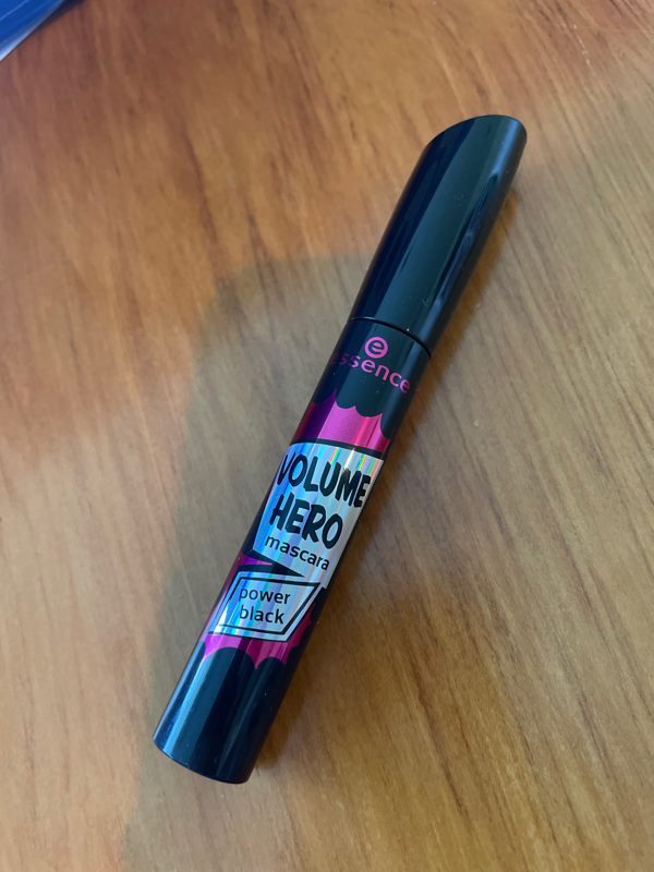 Essence Volume Hero Mascara - Power Black