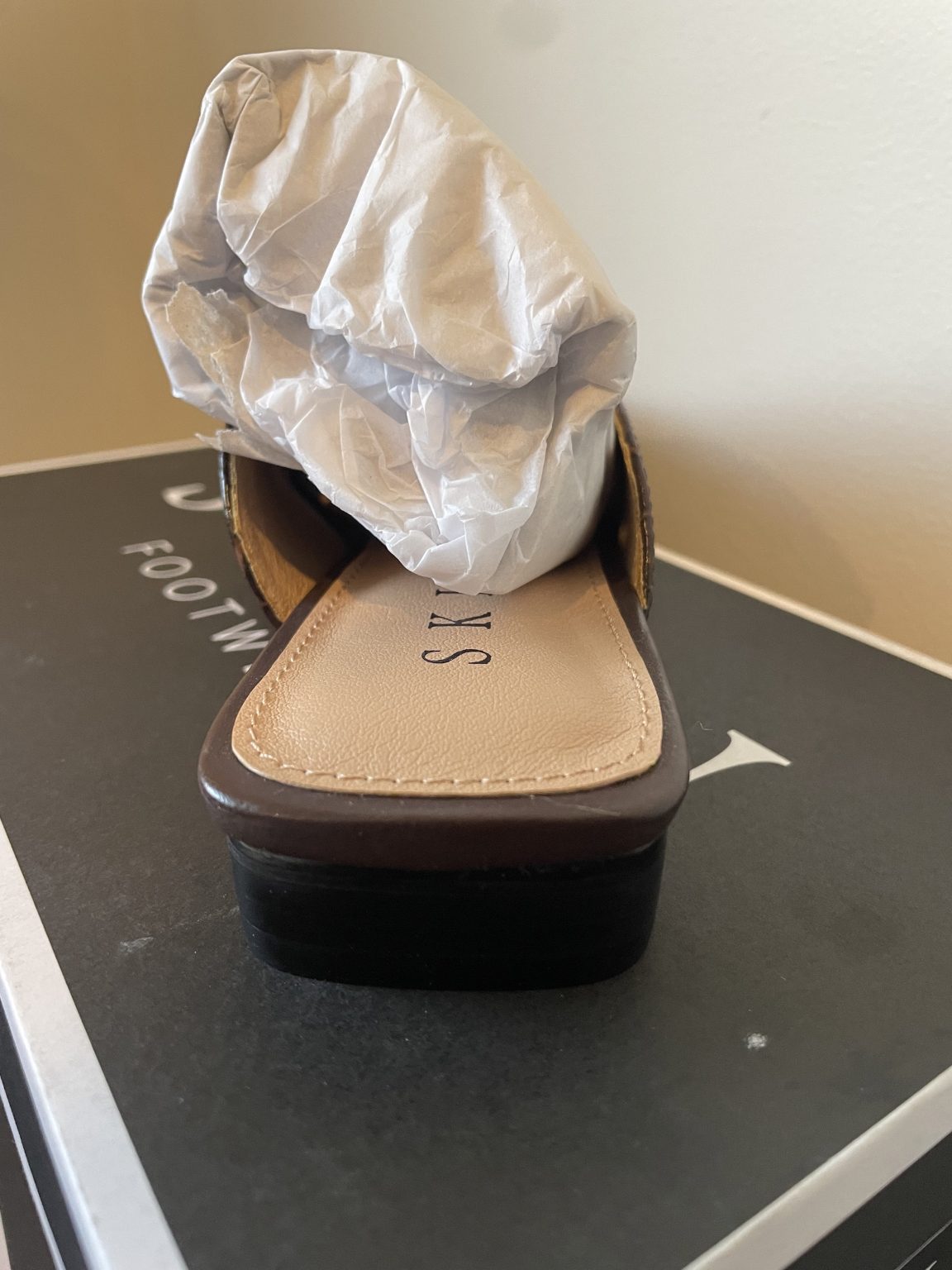 Skin Footwear Size 39 Choc Croc Mules