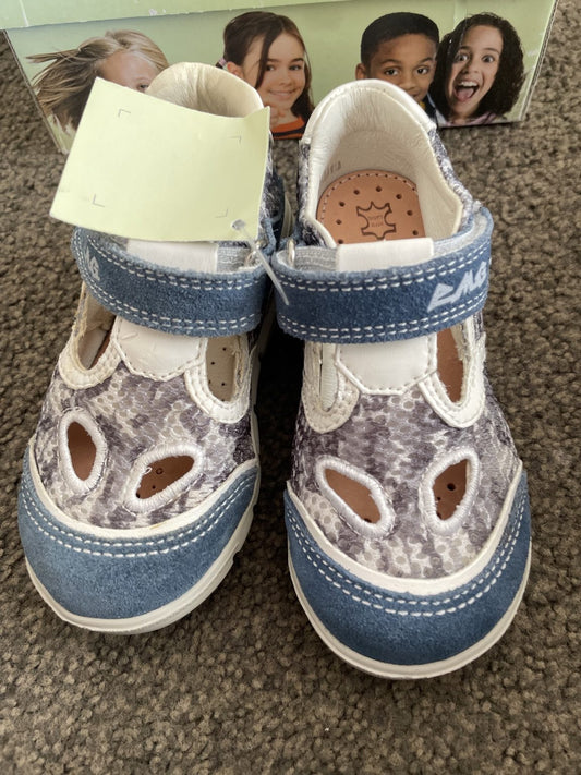 Brand New Quality Primigi Size 24 (US Infant 7) Italian Sandals