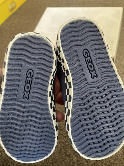 Brand New GEOX Respira Italian Sneakers - Infant 4.5