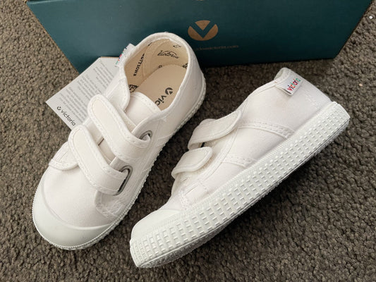 Brand New Quality Victoria Organic Cotton Sneakers - Size 9.5 Infant