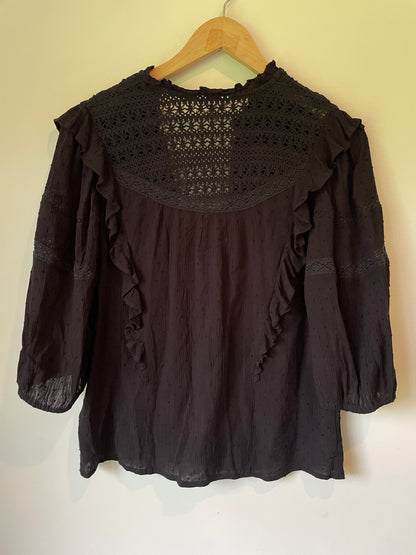 *B. New Cut Label Branded Clothing Clearance* SONDER STUDIO Size 10 Viscose Top with Cotton Lace