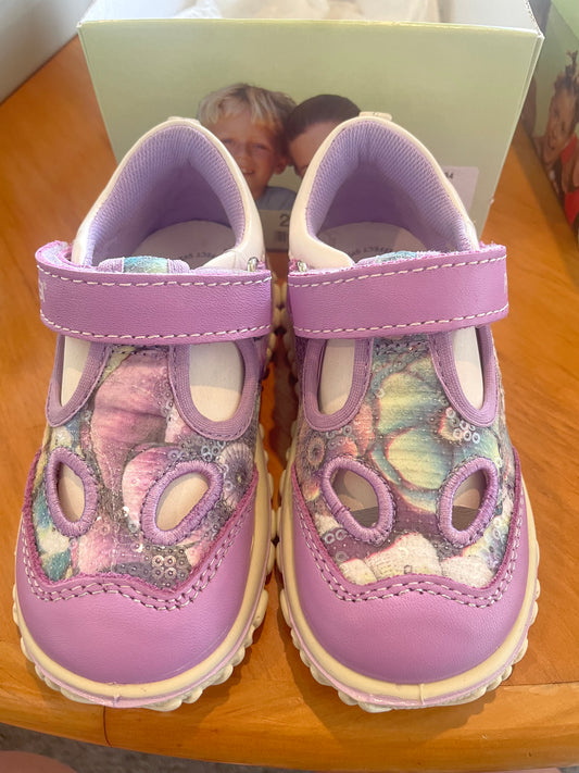Brand New Quality Primigi Size 24 (US Infant 7) Italian Sandals