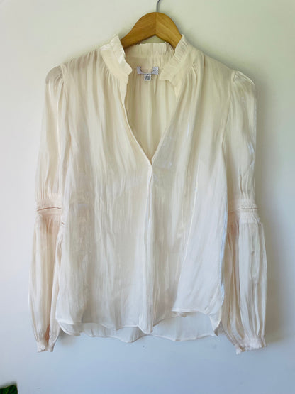*B. New Cut Label Branded Clothing Clearance* BRAND UNKNOWN Size S Long Sleeve Shimmer Top