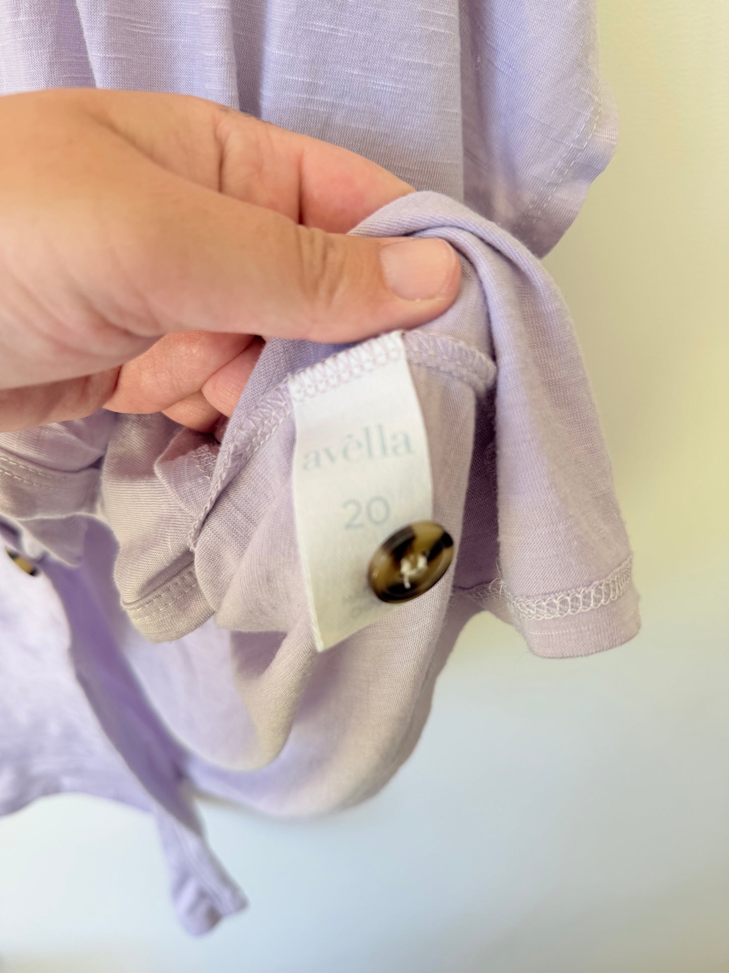 Avella Size 20 Lilac Button Front Tie Knot Top