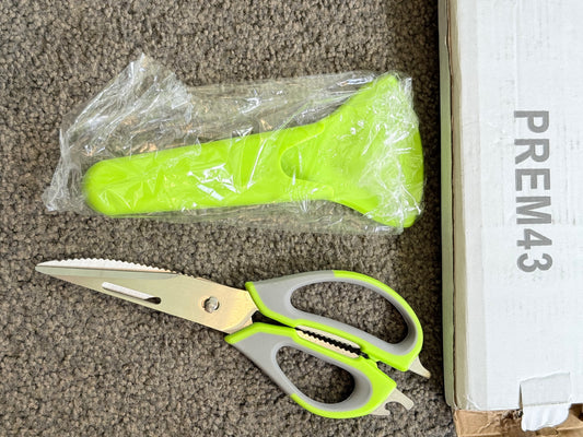 Kitchen Multi-Purpose Scissors with Magnetic Holder PREM43