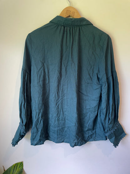 *B. New Cut Label Branded Clothing Clearance* BRAND UNKNOWN Size  S Rayon / Linen Blouse