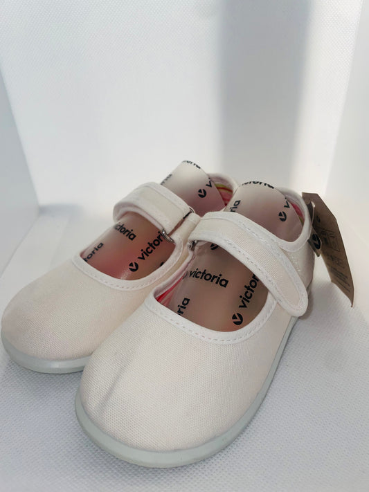 Victoria Flats for Kids Size 25