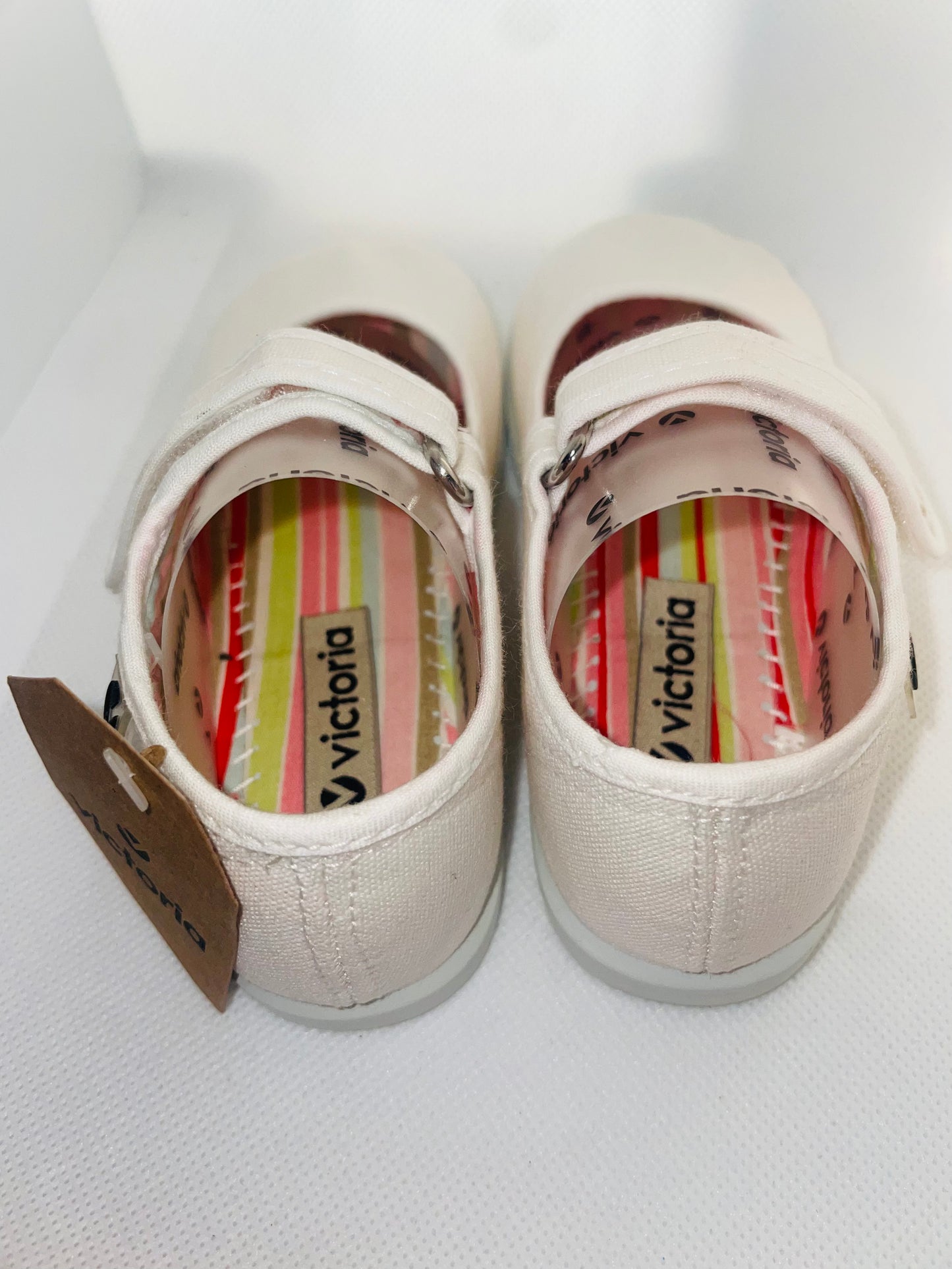 Victoria Flats for Kids Size 25