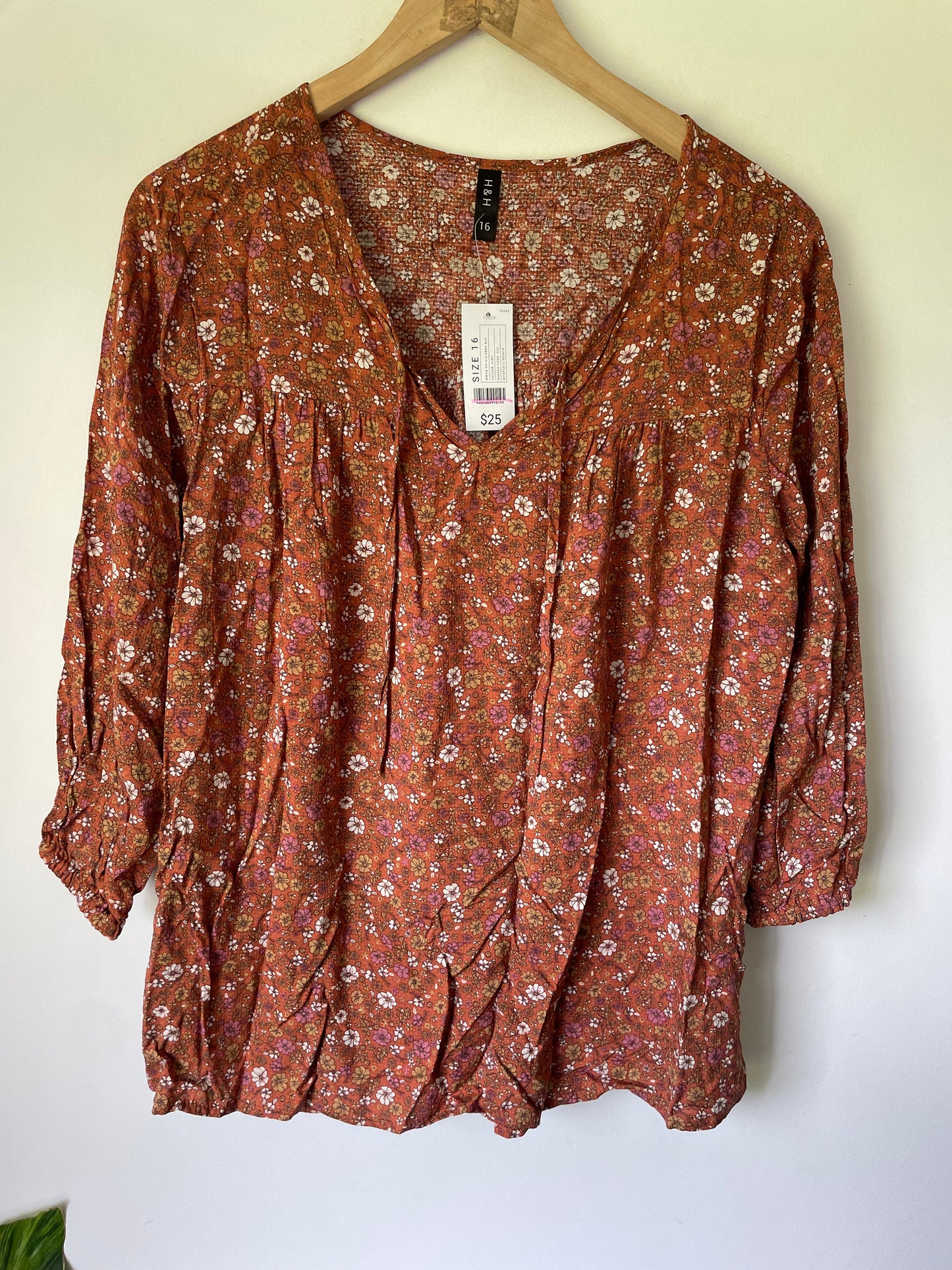 H&H Size 16 Floral Print Viscose Blouse RRP $25